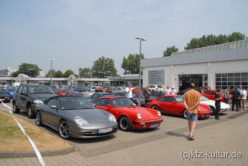 Porsche Zentrum Aachen 8791.JPG